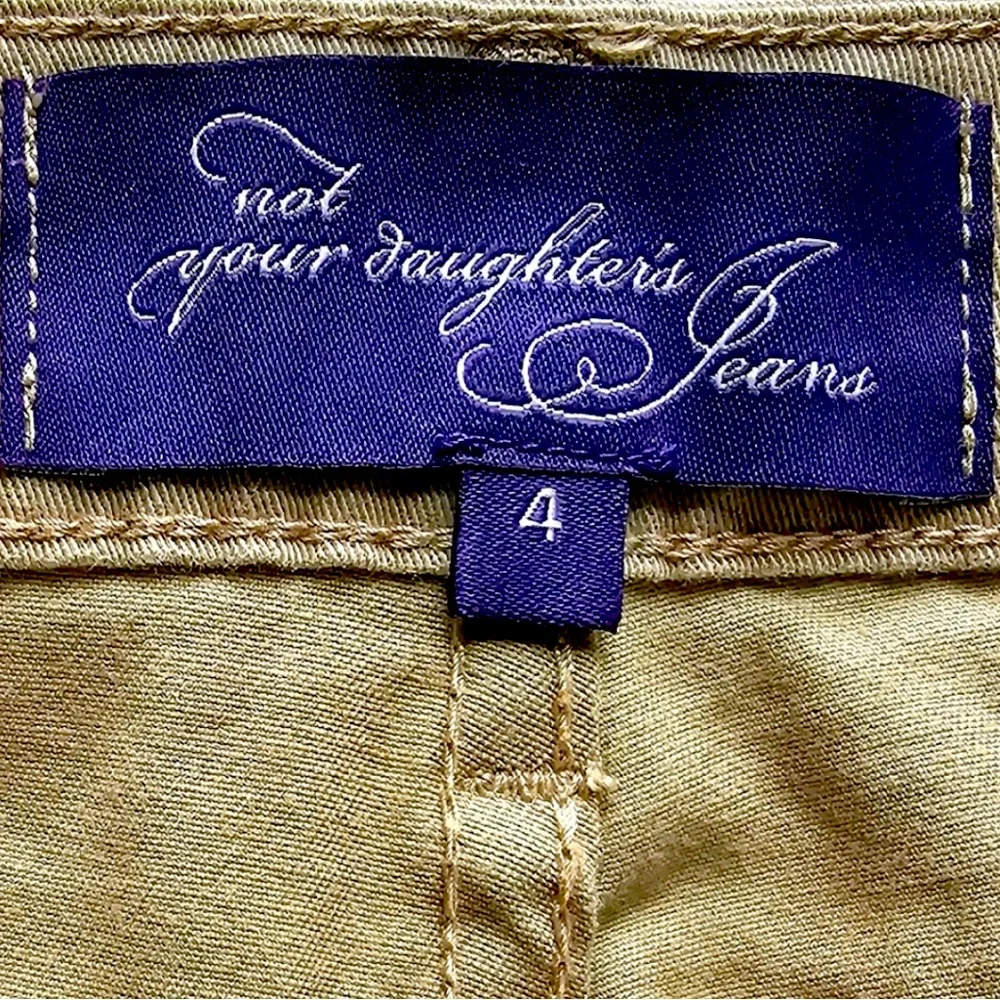 NYDJ Lift X Tuck Bermuda shorts - Picture 3 of 5